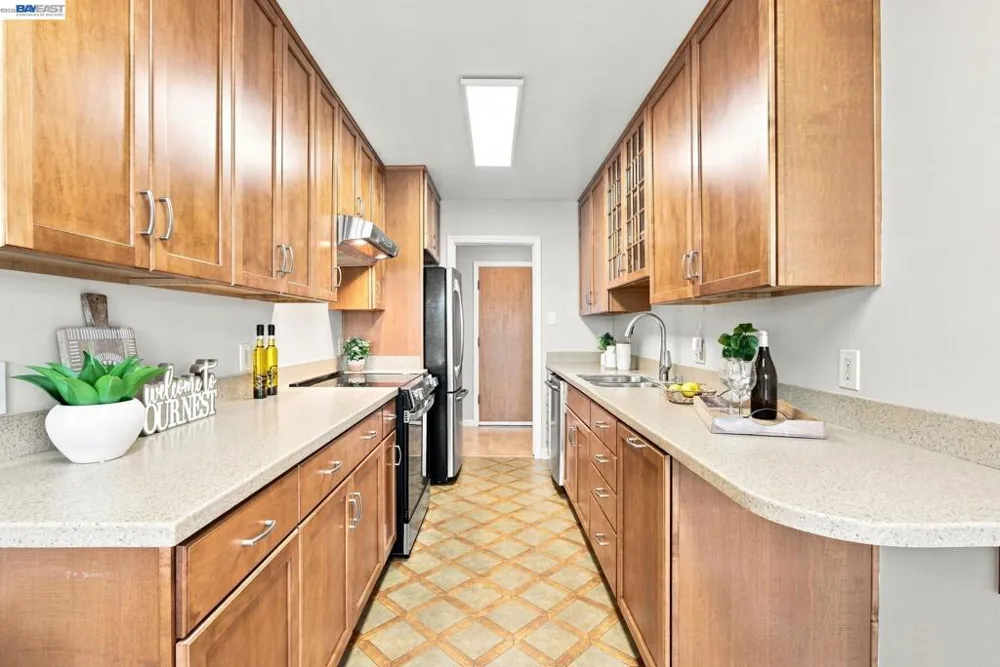2137 Otis Dr #101 Alameda, CA 94501