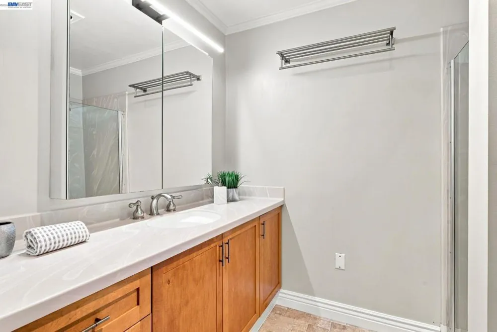 2137 Otis Dr #101 Alameda, CA 94501