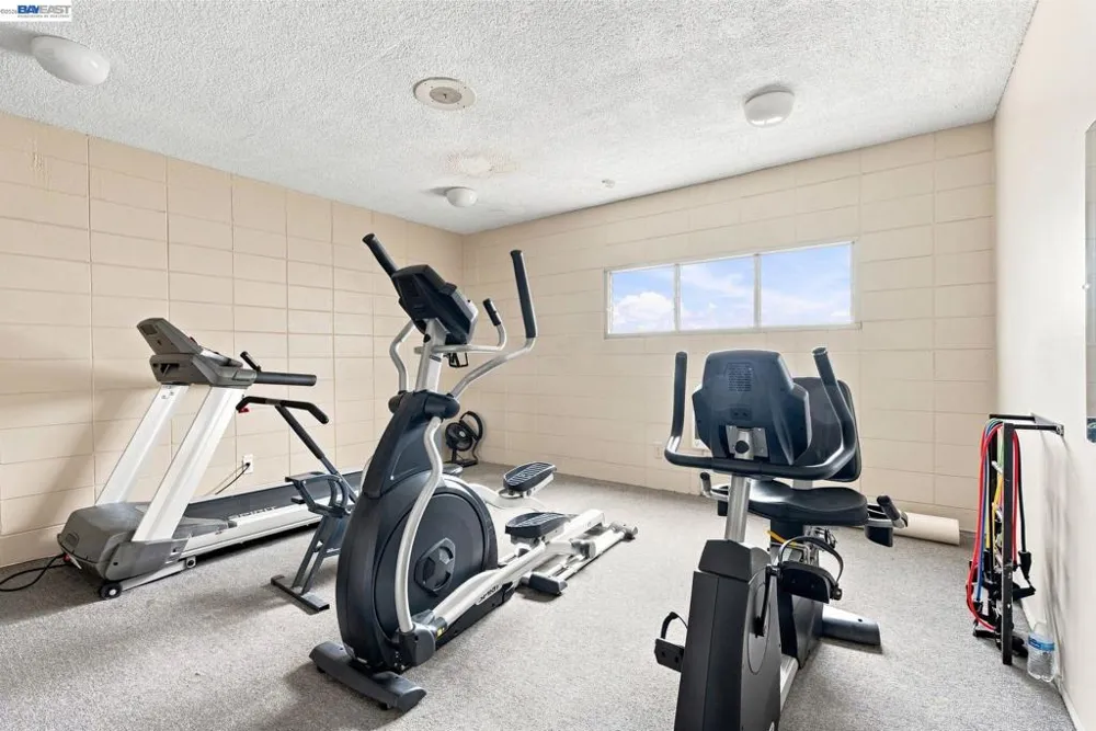 2137 Otis Dr #101 Alameda, CA 94501