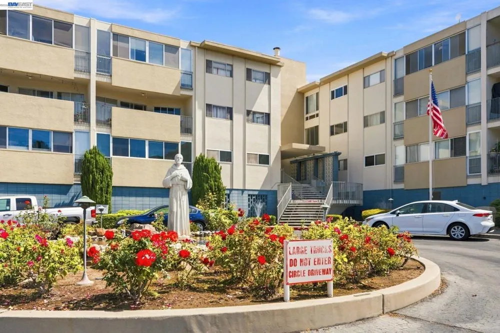 2137 Otis Dr #101 Alameda, CA 94501