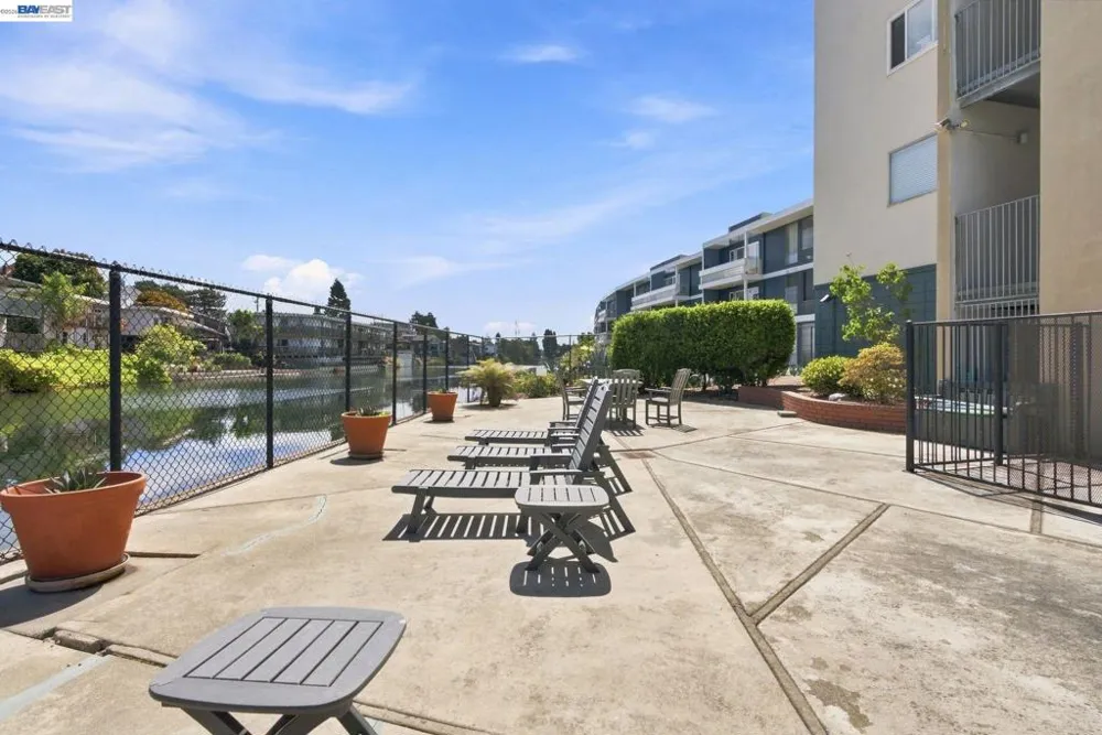 2137 Otis Dr #101 Alameda, CA 94501