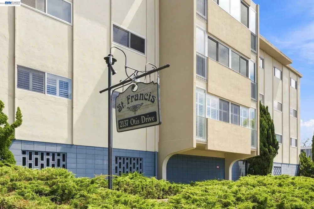 2137 Otis Dr #101 Alameda, CA 94501