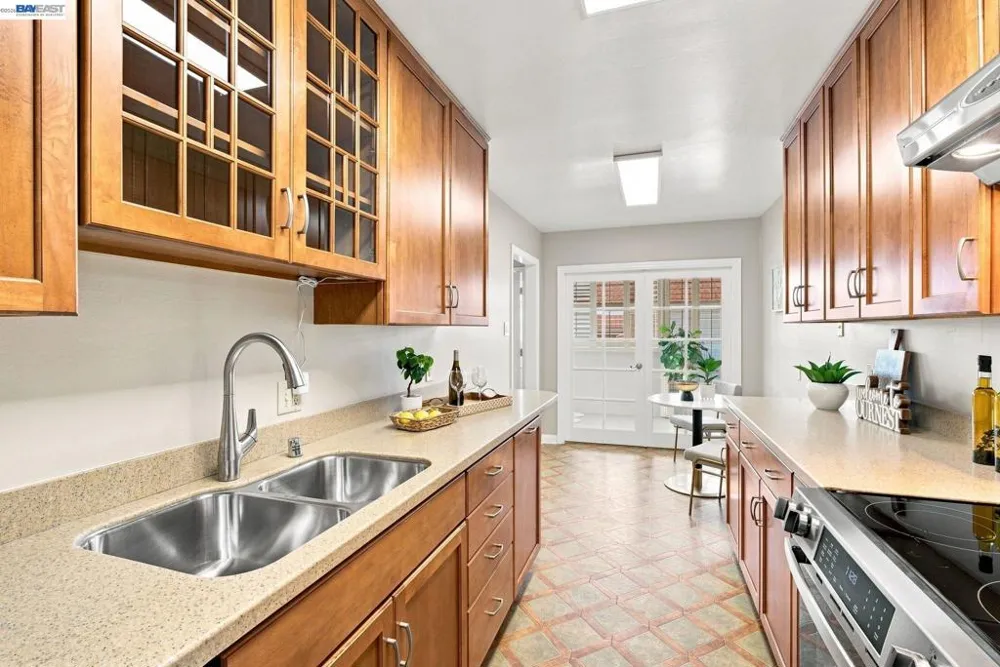 2137 Otis Dr #101 Alameda, CA 94501