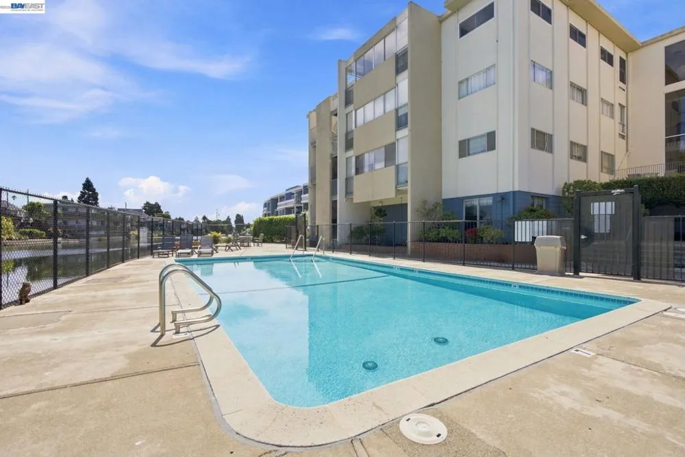 2137 Otis Dr #101 Alameda, CA 94501