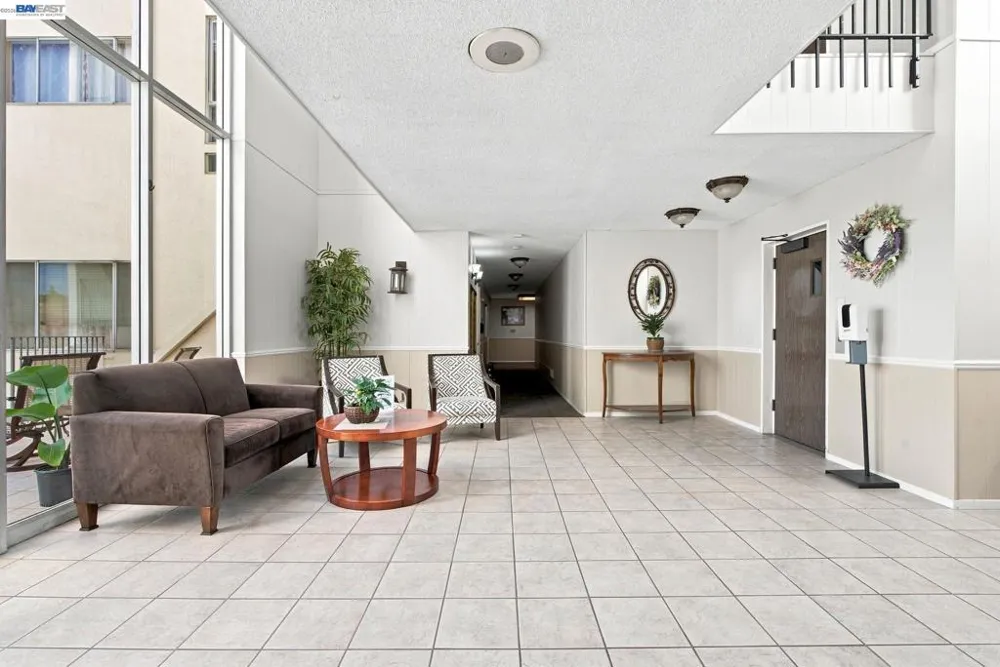 2137 Otis Dr #101 Alameda, CA 94501