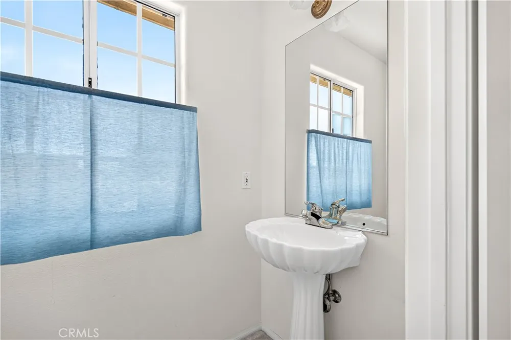 23244 Alta Way Chatsworth, CA 91311