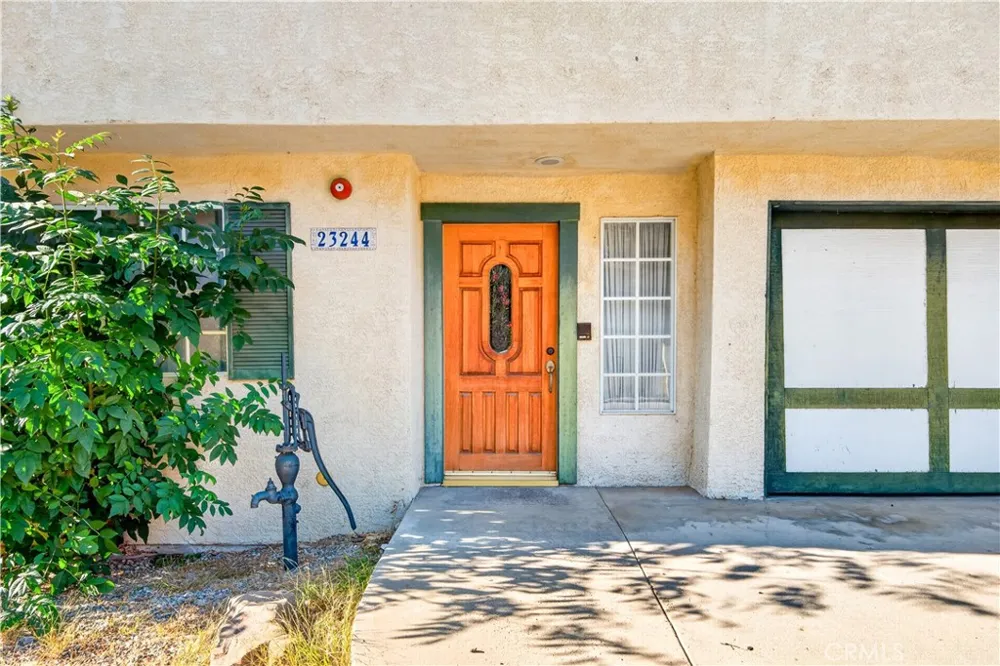 23244 Alta Way Chatsworth, CA 91311