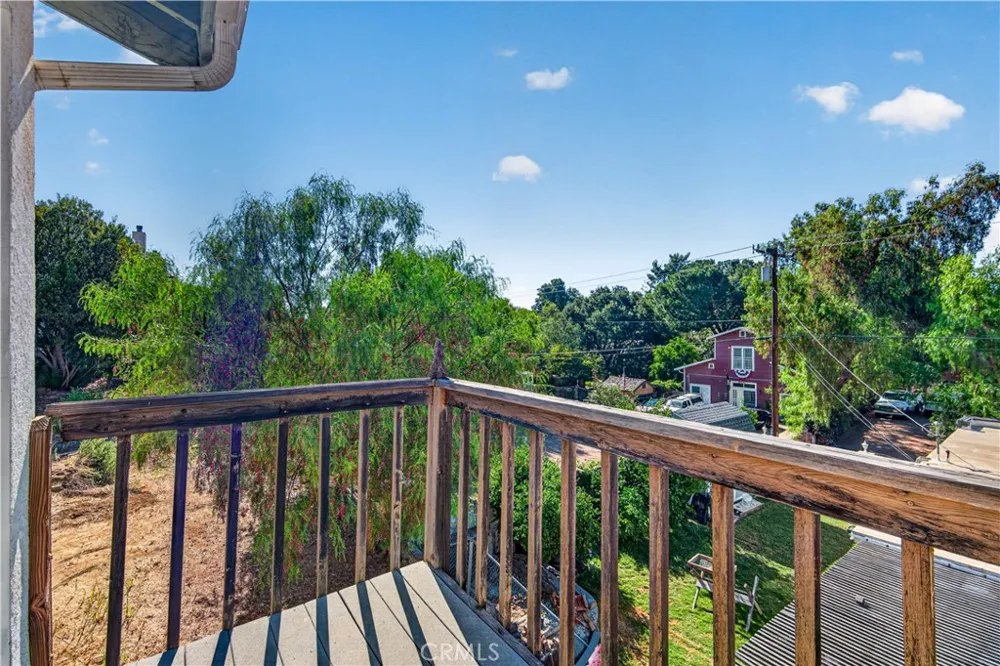 23244 Alta Way Chatsworth, CA 91311