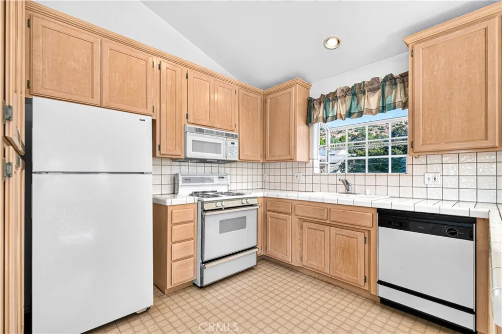 23244 Alta Way Chatsworth, CA 91311