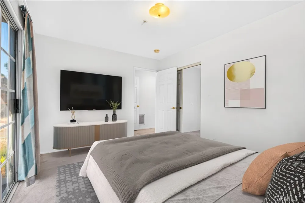 23244 Alta Way Chatsworth, CA 91311