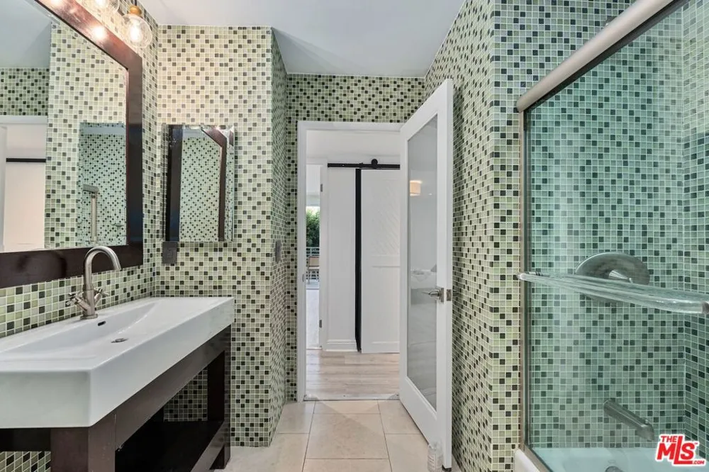 1129 Larrabee Street #8 West Hollywood, CA 90069