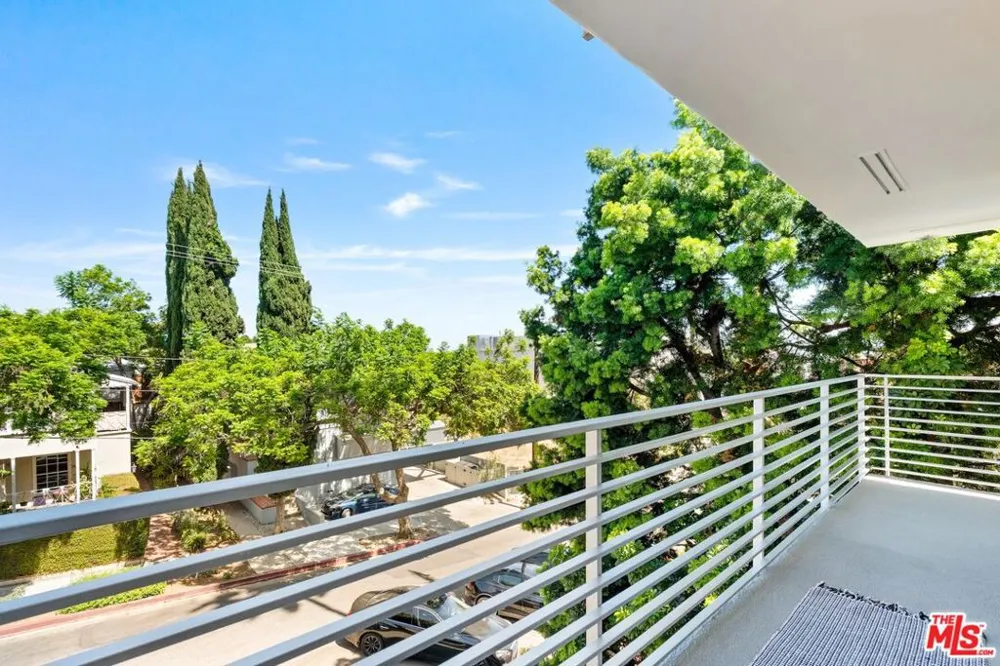 1129 Larrabee Street #8 West Hollywood, CA 90069