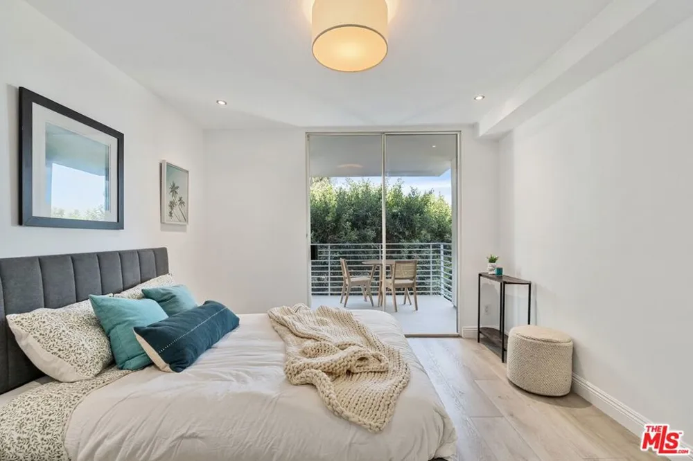 1129 Larrabee Street #8 West Hollywood, CA 90069