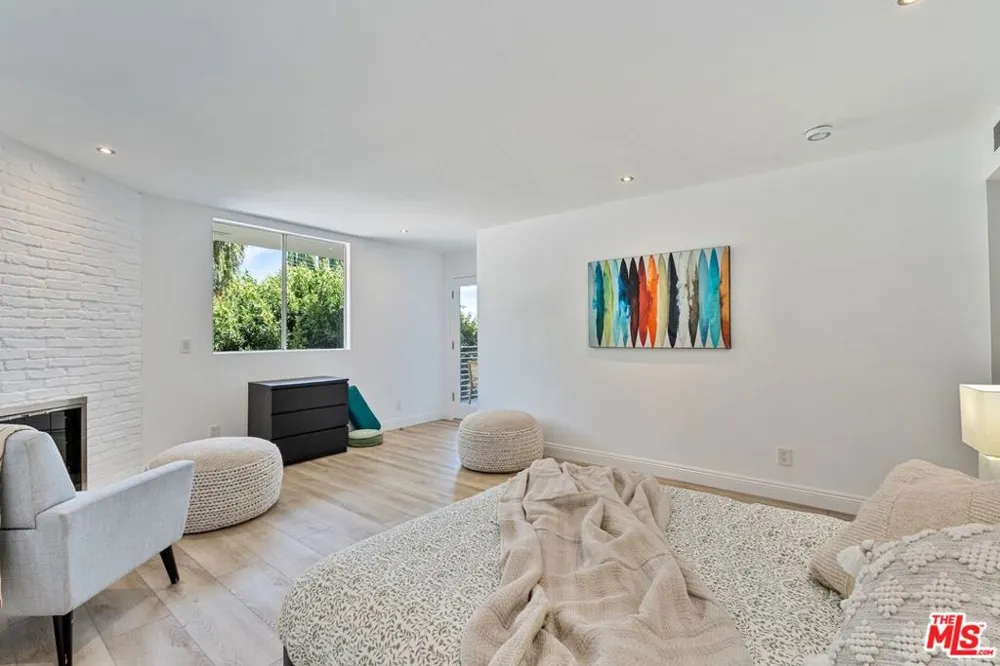 1129 Larrabee Street #8 West Hollywood, CA 90069