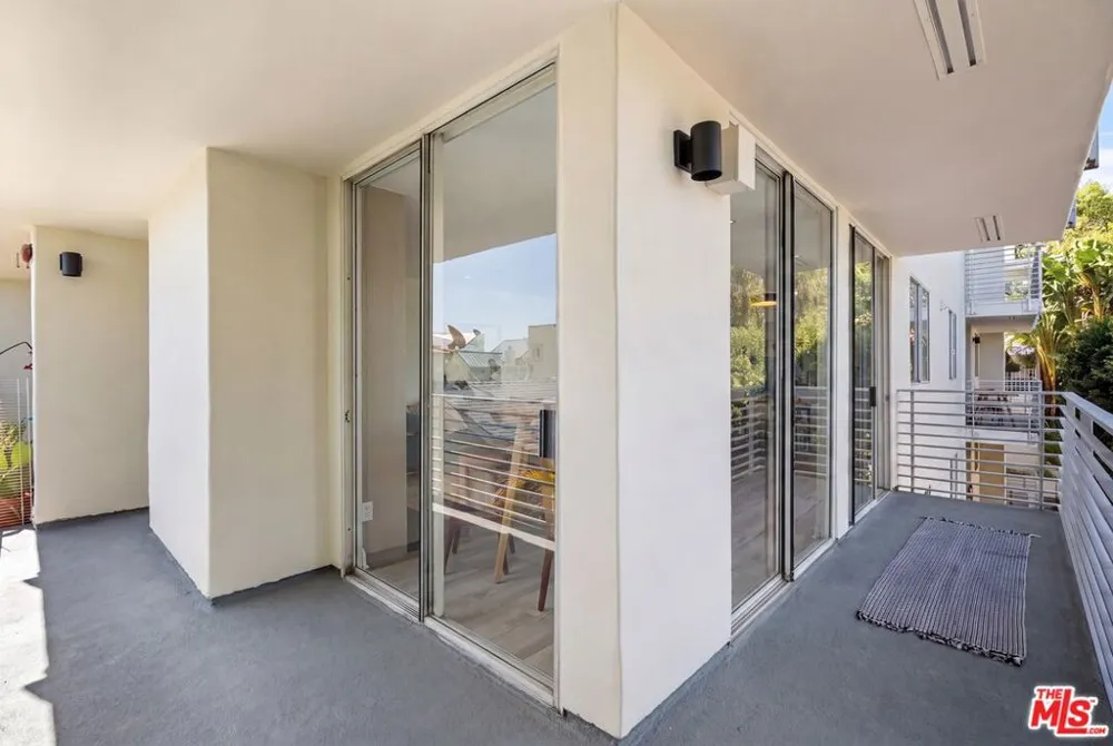 1129 Larrabee Street #8 West Hollywood, CA 90069