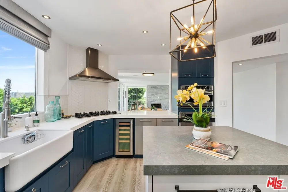 1129 Larrabee Street #8 West Hollywood, CA 90069