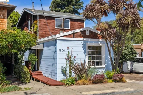 1204 Neilson St