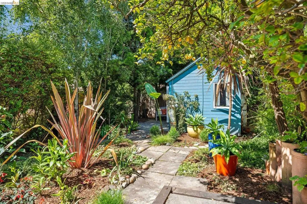 1204 Neilson St Berkeley, CA 94706