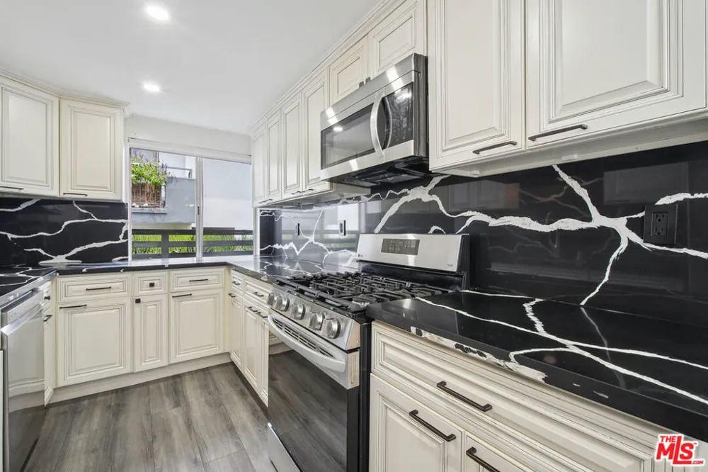 807 Alfred Street #2 Los Angeles, CA 90069