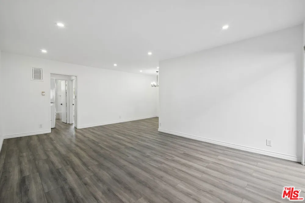 807 Alfred Street #2 Los Angeles, CA 90069