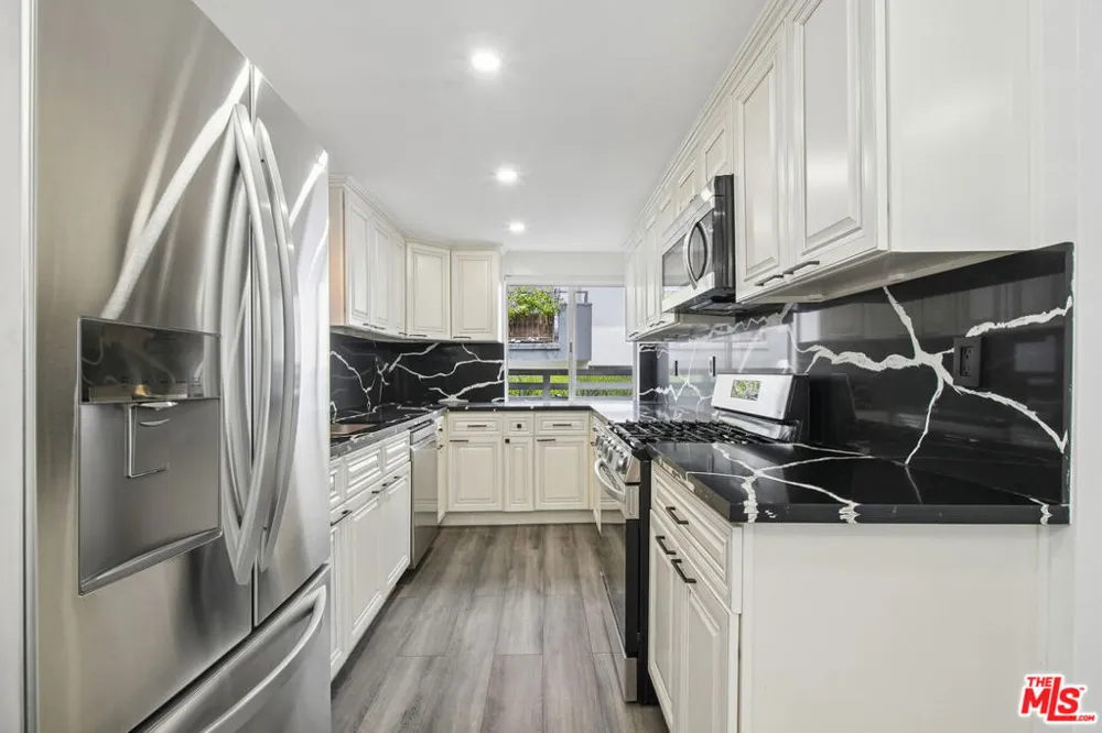 807 Alfred Street #2 Los Angeles, CA 90069