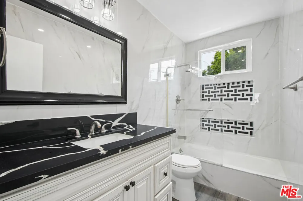 807 Alfred Street #2 Los Angeles, CA 90069