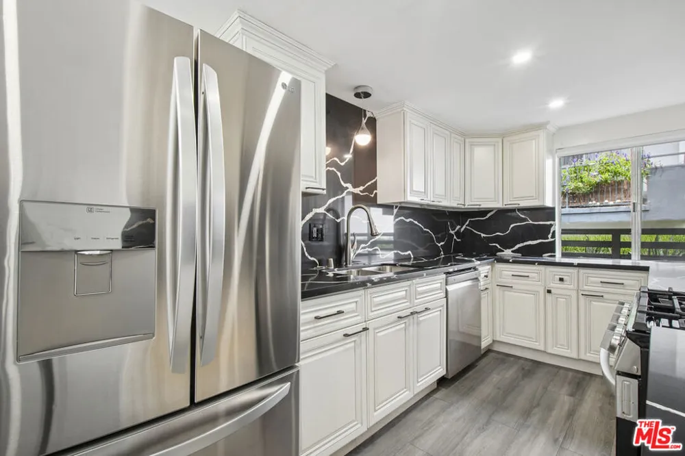 807 Alfred Street #2 Los Angeles, CA 90069