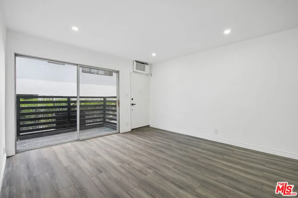 807 Alfred Street #2 Los Angeles, CA 90069