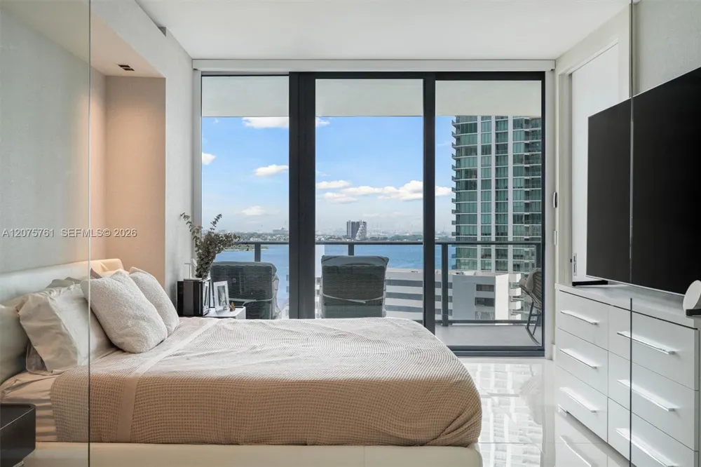 650 NE 32nd St #1203 Miami, FL 33137