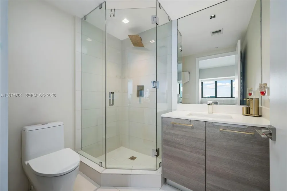 650 NE 32nd St #1203 Miami, FL 33137