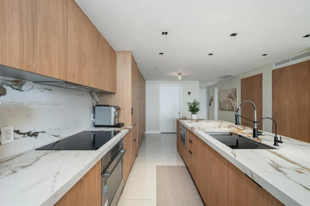 650 NE 32nd St #1203 Miami, FL 33137