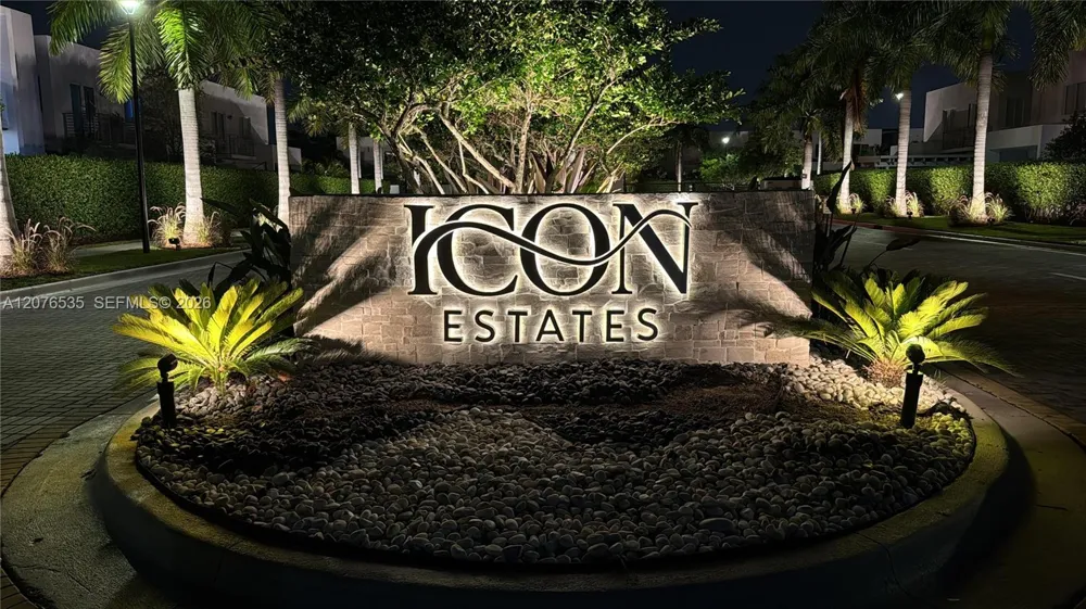 10381 NW 67th Ter Doral, FL 33178