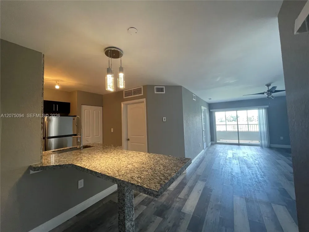4158 Inverrary Dr #503 Lauderhill, FL 33319