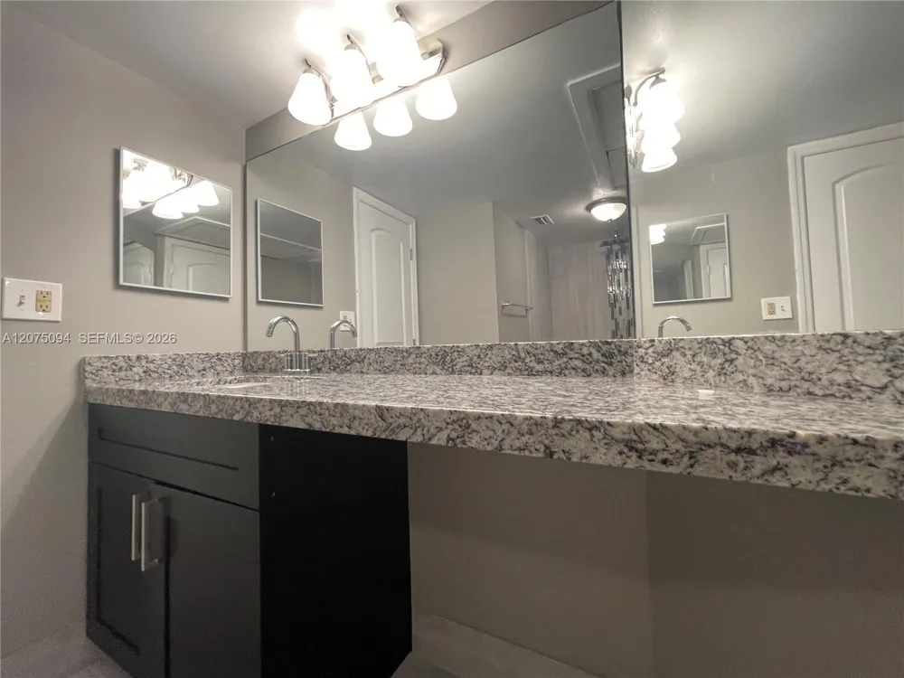 4158 Inverrary Dr #503 Lauderhill, FL 33319