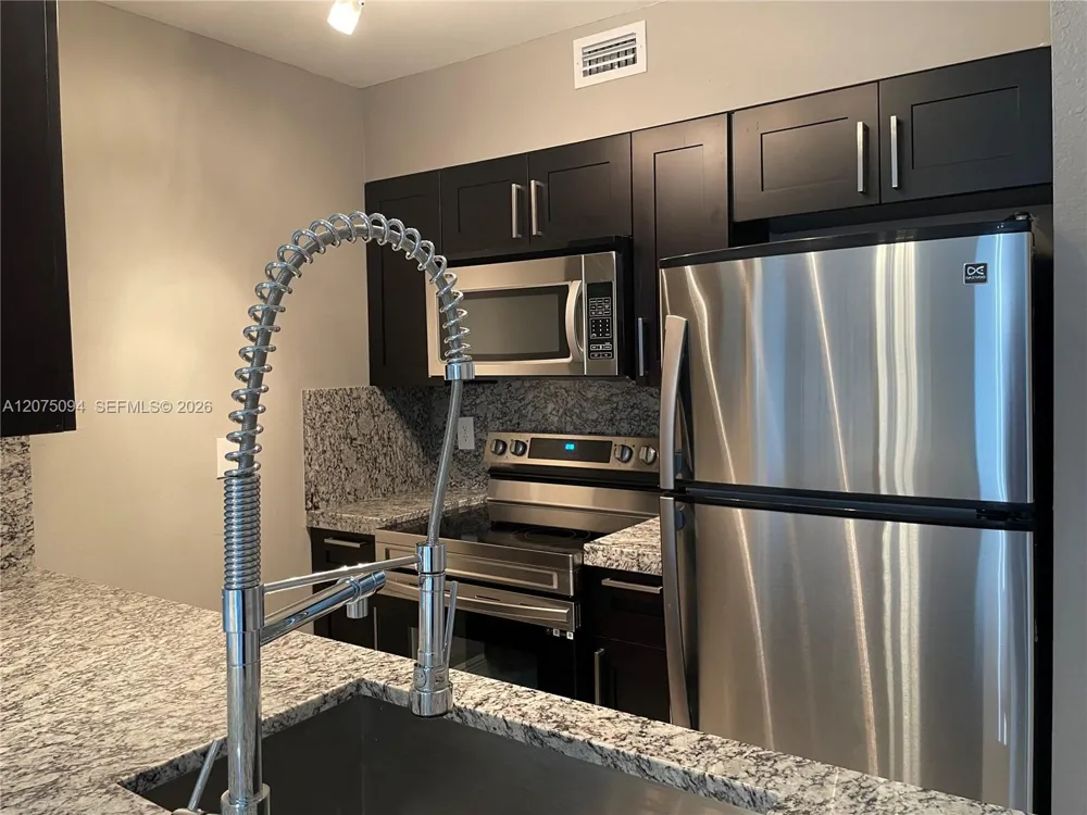 4158 Inverrary Dr #503 Lauderhill, FL 33319