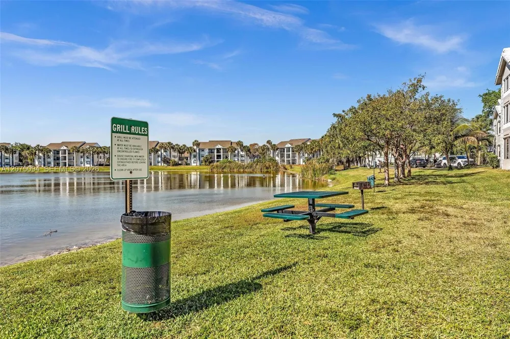 4158 Inverrary Dr #503 Lauderhill, FL 33319