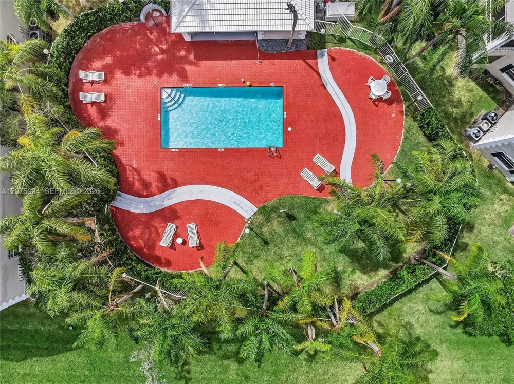 4158 Inverrary Dr #503 Lauderhill, FL 33319