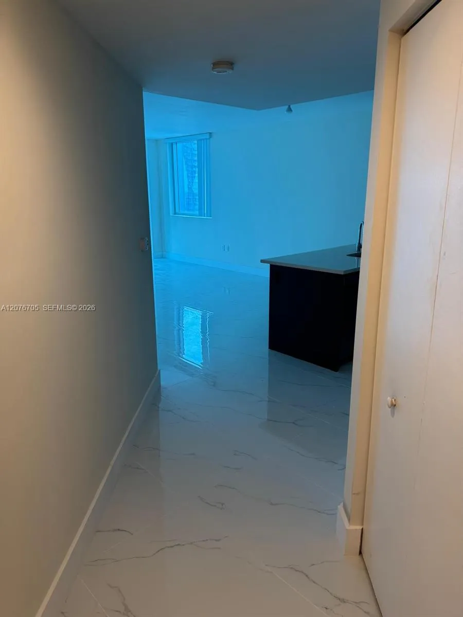 500 Brickell Ave #3210 Miami, FL 33131