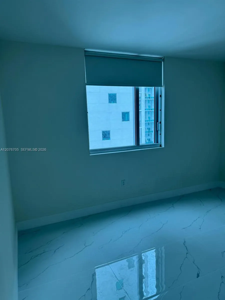 500 Brickell Ave #3210 Miami, FL 33131