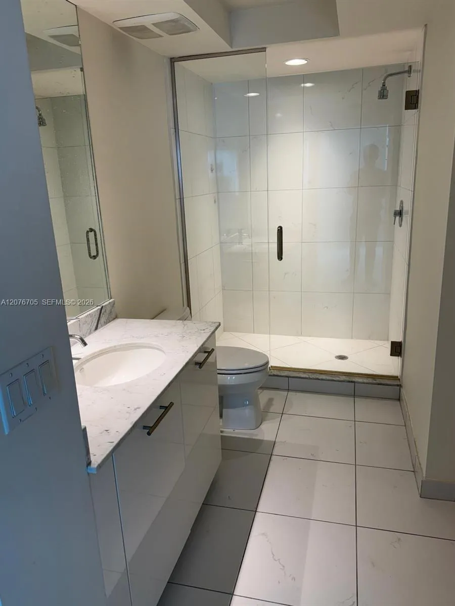 500 Brickell Ave #3210 Miami, FL 33131
