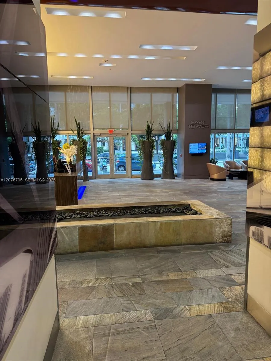 500 Brickell Ave #3210 Miami, FL 33131