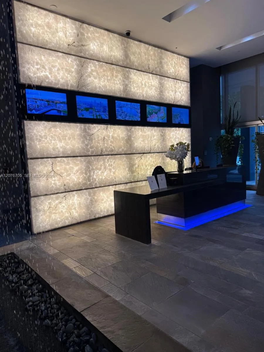 500 Brickell Ave #3210 Miami, FL 33131