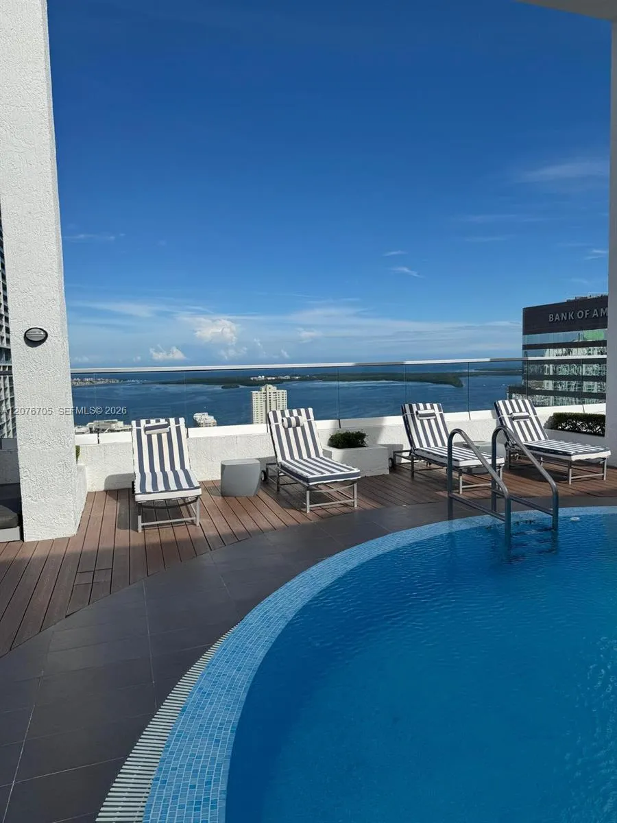 500 Brickell Ave #3210 Miami, FL 33131