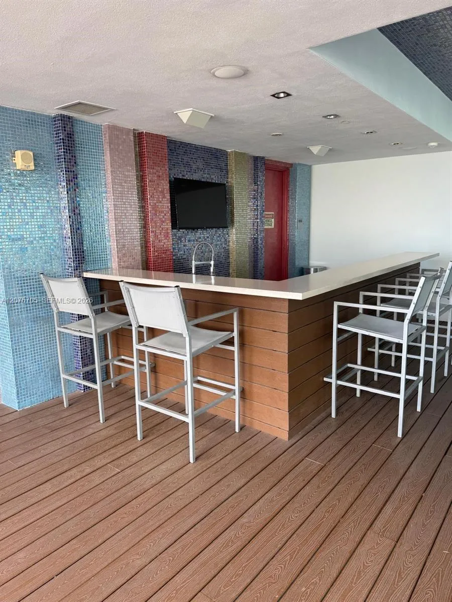 500 Brickell Ave #3210 Miami, FL 33131