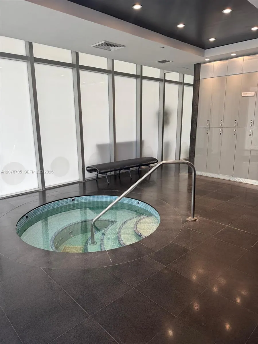 500 Brickell Ave #3210 Miami, FL 33131