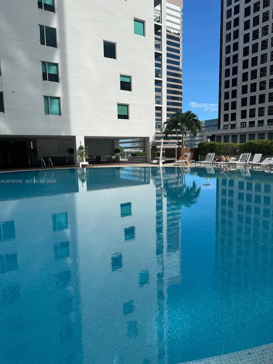 500 Brickell Ave #3210 Miami, FL 33131