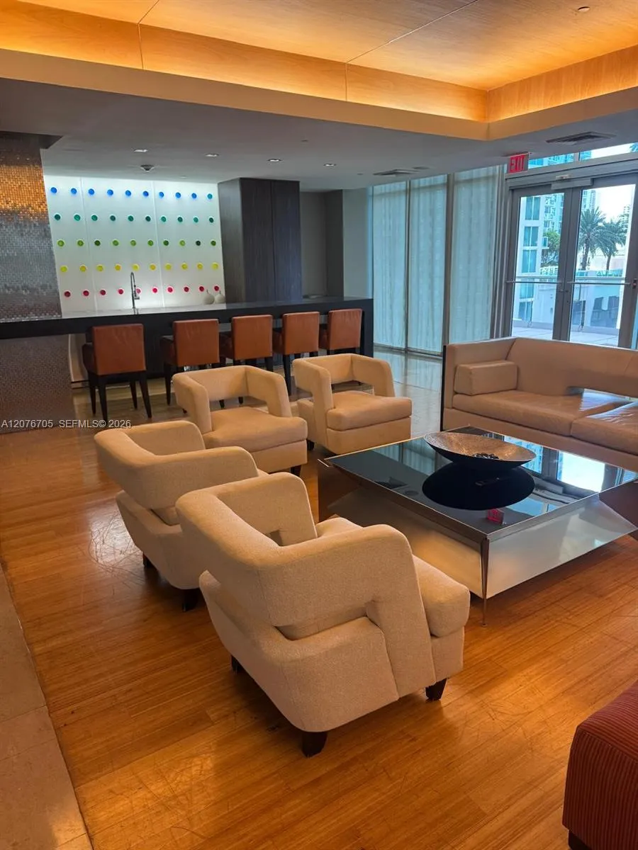 500 Brickell Ave #3210 Miami, FL 33131