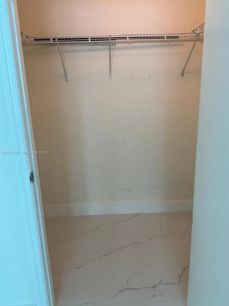500 Brickell Ave #3210 Miami, FL 33131