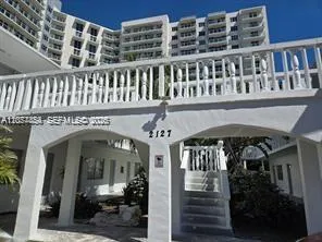 2127 Van Buren St #106