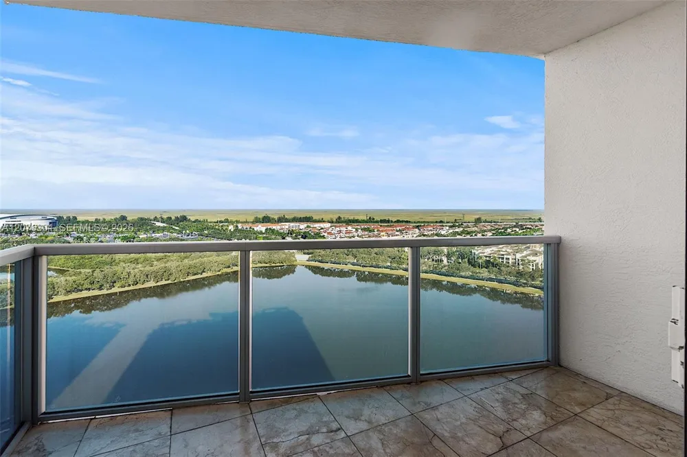 2641 Flamingo Rd #2205N Sunrise, FL 33323